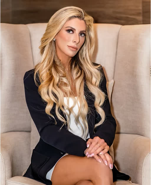 Jackie Connolly, Real Estate Advisor with SERHANT.